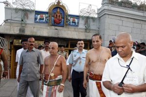 governor of ap in varahaswamy temple
