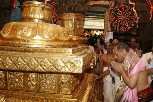 he governor of ap visit to srivari temple1