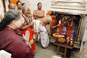 Jayalalitha inside pedda jeeyar mutt