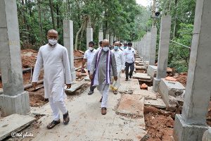 EO INSPECTION OF ONGOING WORKS AT ALIPERI FOOTPATH4