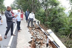 EO inspected the ongoing restoration works at Second Ghat road5
