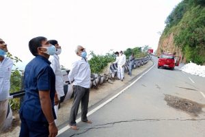 CHAIRMAN TTD INSPECTING GHAT ROAD WORKS2