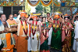 TTD PRESENTS SILK VASTRAMS TO SRISAILAM TEMPLE2