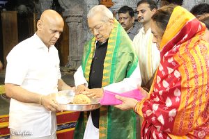 AP Governor Darshan in Srivari Temple6