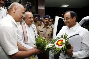eo ttd and spl officer receiving union home minister at tirumala