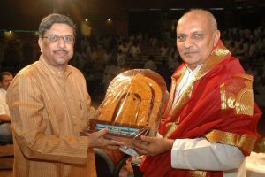IV Subba Rao felicitating EO TTD