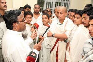 endowment minister interacting with vedic students