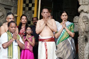 governor inside sri vari temple