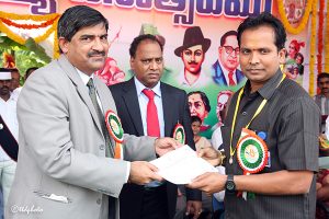 eo ttd presenting silver dollor and certificate of apprecitation to Sri Viswanatham AVSO Sri TT
