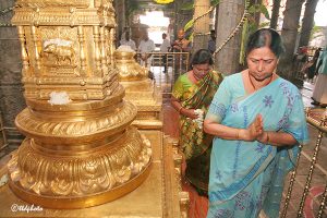 minister galla aruna kumari in ammavari temple