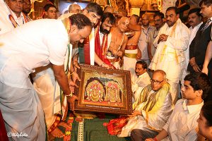 TTD Chairman and EO TTD Presenting swamy vari photo to president of india