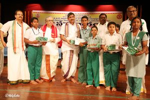 presentation of prize to students