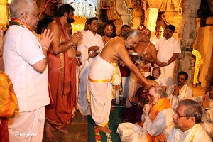 chief priest blessing the cj of india