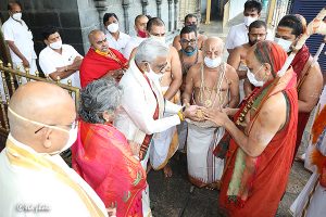 Sri Sri Sri Swaroopanandendra Saraswathi Maha Swamiji visit to Srivari Temple