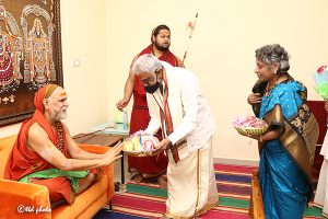TTD CHAIRMAN met HH Jagadguru Sankaracharya Sri Sri Sri Swaroopanandendra Saraswathi Maha Swamiji Visakha Sarada Peetam