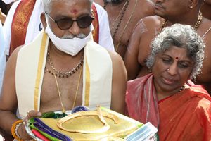 TTD Chairman donates Lakshmi Kasula necklace to Goddess Padmavati