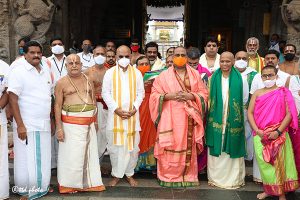 Pontiff of Mantralaya Sri Raghavendra Swamy Mutt3