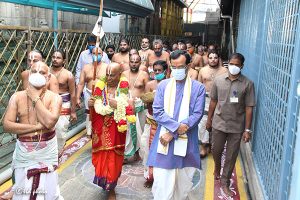 Temple Honors to Pedda Jeeyars Swami sri Pat 4