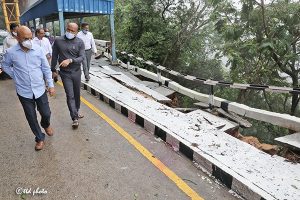 EO inspected the ongoing restoration works at Second Ghat road1