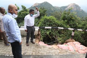 EO inspected the ongoing restoration works at Second Ghat road7