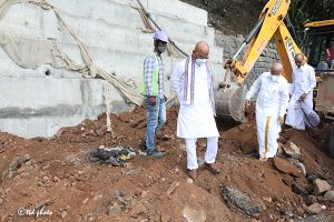 EO INSPECTING ONGOING WORKS ON 2ND GHAT ROAD3