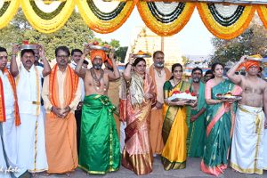 TTD PRESENTS SILK VASTRAMS TO SRISAILAM TEMPLE4