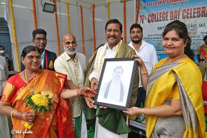 77th ANNUAL DAY 07