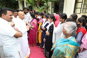EO TTD INTERACTING WITH STUDENTS IN SVIMS CAMPUS