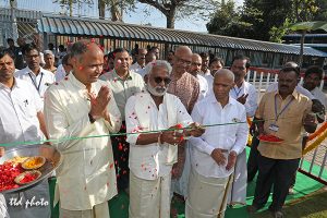 TTD CHAIRMAN AND THE EO INAUGURATE GREEN GARDENS IN VAIKUNTA QUEUE COMPLEX1