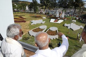 TTD CHAIRMAN AND THE EO INAUGURATE GREEN GARDENS IN VAIKUNTA QUEUE COMPLEX5