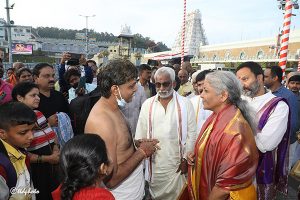 UNION FINANCE MINISTER INTERACTING WITH DEVOTEE INFRONT OF TEMPLE