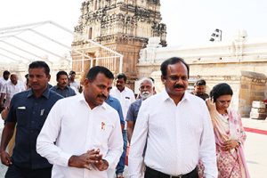 JEO TPT AND DISITRICT COLLECTOR INSPECTION OF VONTIMITTA TEMPLE 7