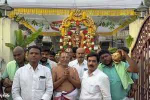 MALAYAPPA VISITS VIKHANSACHARYA SANNIDHI2 MALAYAPPA VISITS VIKHANSACHARYA SANNIDHI2