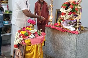 MATRUSRI TARIGONDA VENGAMAMBA 209TH VARDANTHI - PUSPANJALI 3 MATRUSRI TARIGONDA VENGAMAMBA 209TH VARDANTHI - PUSPANJALI 3