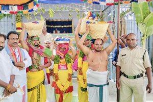 PAVITHROTSAVAM IN THONDAMANPURAM SV TEMPLE PAVITHROTSAVAM IN THONDAMANPURAM SV TEMPLE