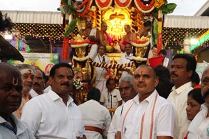 SWARNA RATHAM IN SRI PAT2 SWARNA RATHAM IN SRI PAT2