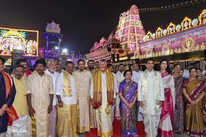 AP CM OFFERED PRAYERS IN TIRUMALA9 AP CM OFFERED PRAYERS IN TIRUMALA9