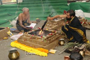 KAREERISTI - VARUNAJAPA-PARJANYA SHANTI YAGAM KAREERISTI - VARUNAJAPA-PARJANYA SHANTI YAGAM