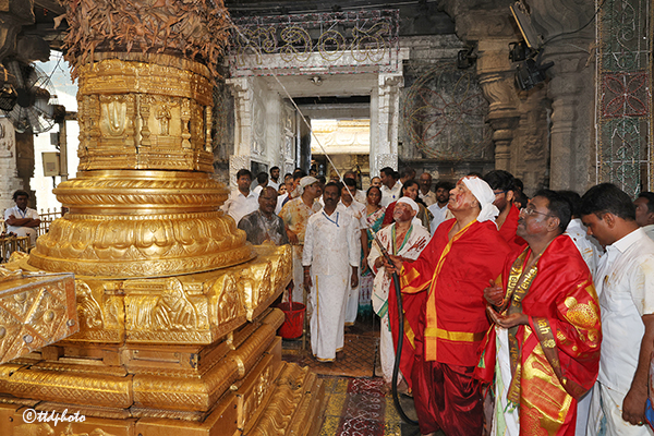 KOIL ALWAR TIRUMANJANAM INSIDE SRIVARI TEMPLE1