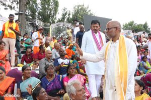 ADDL EO INTERACTING WITH DEVOTEES AT GALLERIES IN MADA STREETS1 ADDL EO INTERACTING WITH DEVOTEES AT GALLERIES IN MADA STREETS1