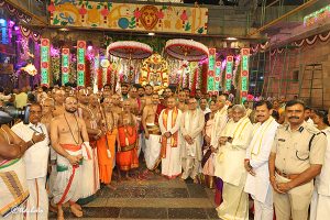 PROCESSION OF SENADHIPATHI VARU3 PROCESSION OF SENADHIPATHI VARU3