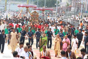 Procession Of Utsava Deities In Gold Tiruchi 13