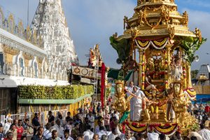 SWARNA RATHAM IN TIRUMALA9 SWARNA RATHAM IN TIRUMALA9